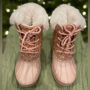 London Fog, Fur boots with glitter size 2 girls